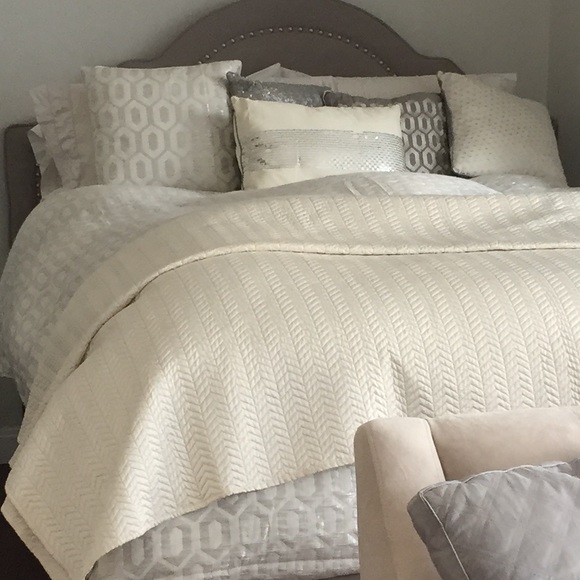 Laundry By Shelli Segal Bedding Glam Cream Silver Jacquard Duvet Cover Poshmark